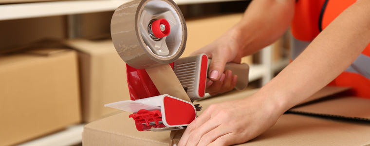 taping up box for shipment